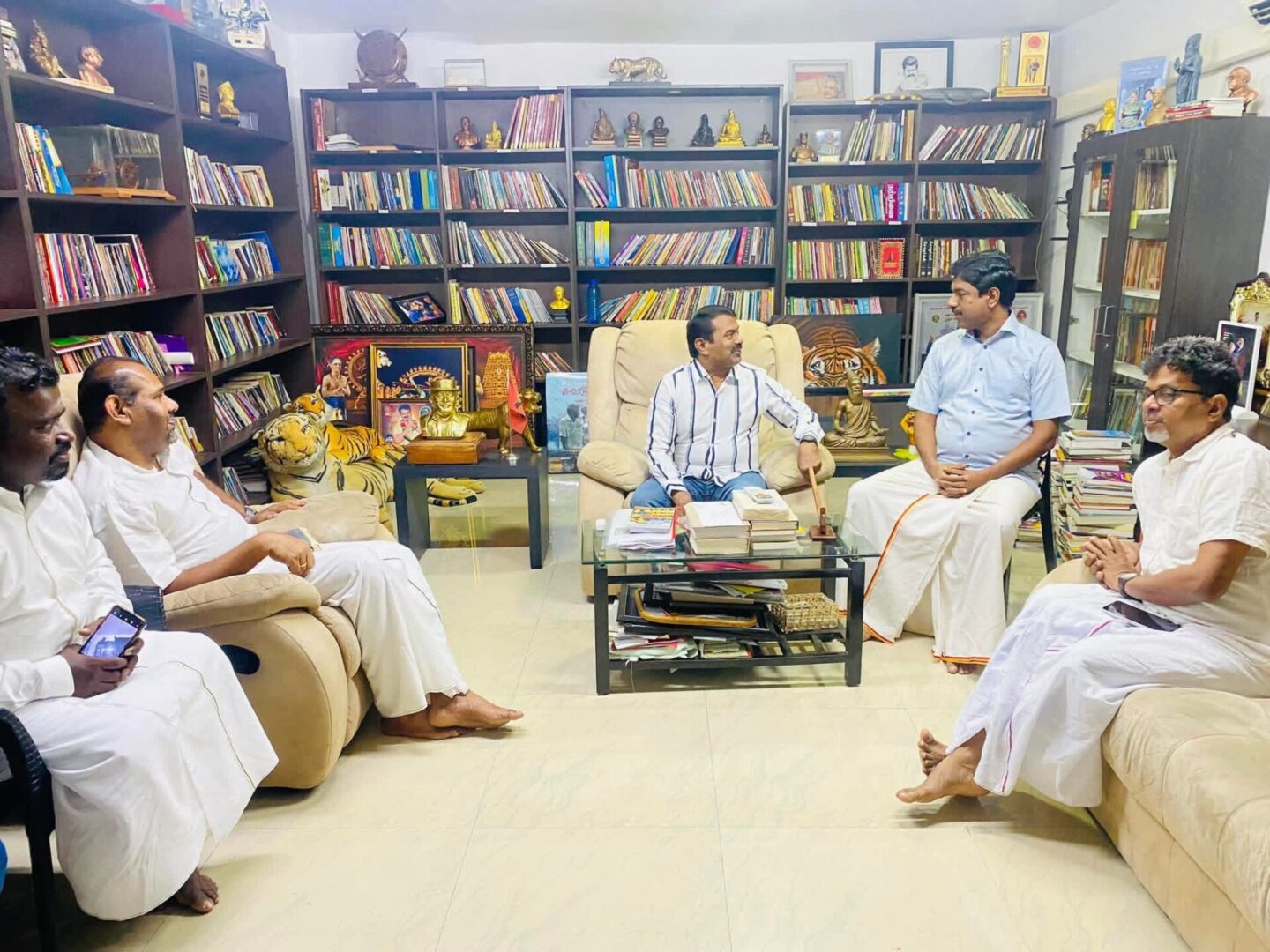 facebook_1766118734333_74076388718912576